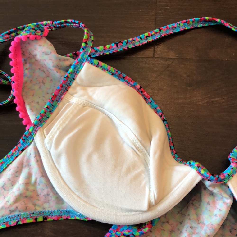 Bikini - Picture 5 of 6